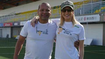 Claudia Leitte e Neymar posam no Instituto Neymar Jr. - Instagram/Reprodução