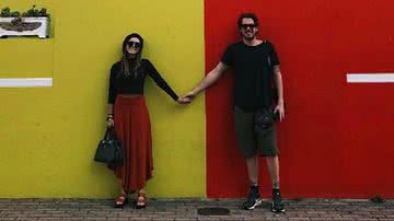 Giovanna Lancellotti posa com o namorado durante viagem - Reprodução / Instagram