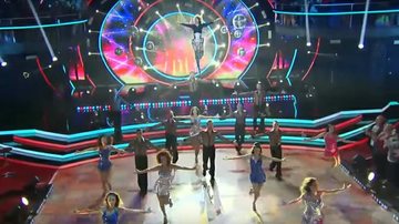 Xuxa voa e faz piruetas no ar no Dancing Brasil - Record TV/Reprodução