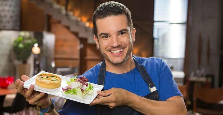Thiago Mendonça dá vida ao chef Vitor na novela Carinha de Anjo no SBT - Artur Igrecias/SBT