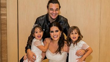 Ex- Miss Natália Guimarães desfila com as filhas gêmeas - Manuela Scarpa/Brazil News