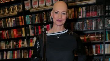 Em luta contra o câncer, Laura Wie aparece em lançamento de livro - Manuela Scarpa/Brazil News