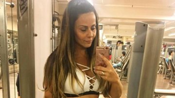 Viviane Araújo exibe barriga sequinha em foto - Reprodução / Instagram