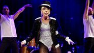 Luiza Possi interpreta sucessos de Michael Jackson em show - Manuela Scarpa  /Brazil News