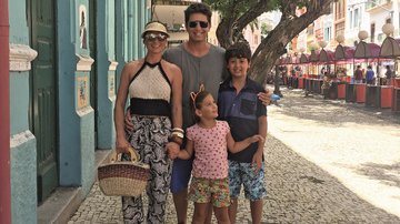 Mario Frias e Juliana com os filhos, Laura e Miguel - Divulgação
