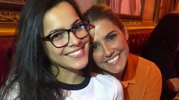 Emilly Araújo se declara para Deborah Secco - Reprodução / Instagram