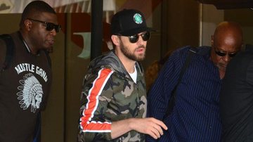 Justin Timberlake chega ao Rio e posa com os fãs - AgNews