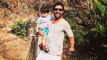 Sandro Pedroso aproveita cachoeira com o filho - Reprodução/ Instagram