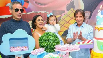 Roberto Carlos marcou presença na festa de aniversário de dois anos da neta Laura, herdeira de Dudu Braga e Valeska - Manuela Scarpa / Brazil News