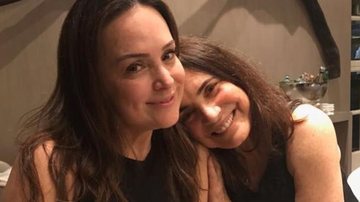 Gabriela Duarte posa com a mãe, Regina: "Sempre ela" - Reprodução