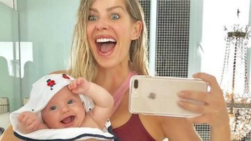 Fofura! Karina Bacchi posa com o filho, Enrico - Reprodução/Instagram