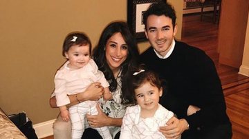 Kevin Jonas com a família - Reprodução / Instagram