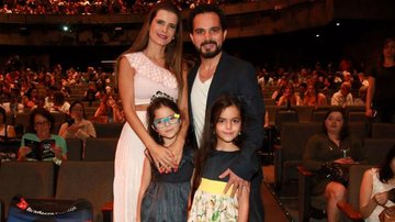 Luciano Camargo vai ao teatro com a família - Marcos Ribas/Brazil News