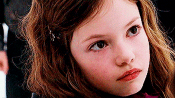 Mackenzie Foy como Renesmee em 'Crepúsculo' - reprodução
