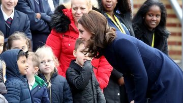 Kate Middleton encanta crianças em escola de Londres - Getty Images