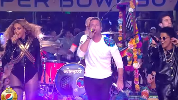Beyonce, Cris Martin e Bruno Mars no show de intervalo do Super Bowl 50 - reprodução/youtube