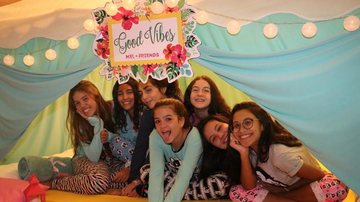 Mel Maia comemora seus 14 anos com festa do pijama - AgNews