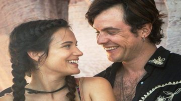 Reprodução / Rede Globo - Sérgio Guizé e Bianca Bin em ''O Outro Lado do Paraíso''