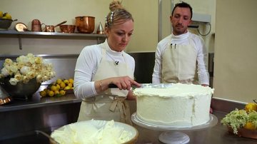 Confeiteira mostra detalhes do bolo de casamento de Meghan Markle e príncipe Harry - Getty Images