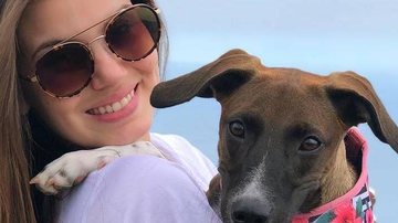 Camila Queiroz faz homenagem à sua cachorrinha adotada - Reprodução/Instagram