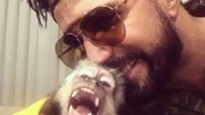 Latino e macaco - Instagram / Reprodução
