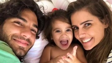 Deborah Secco, Hugo Moura e Maria Flor - Instagram/Reprodução