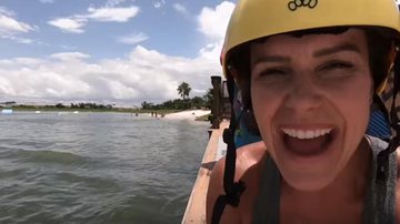 Juliana Rios pratica wakeboard em Orlando, nos EUA - Divulgação