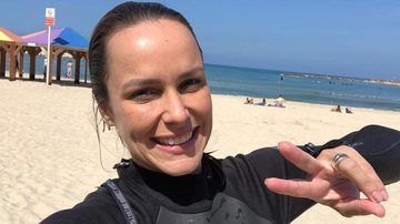 Juliana Rios surfa em Tel Aviv, Israel - Divulgação
