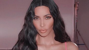 Irmã de Kim Kardashian flagra barata em bolo de aniversário da sobrinha - Reprodução/Instagram