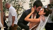 Chay Suede e Laura Neiva em beijo de cinema - Reprodução/Instagram