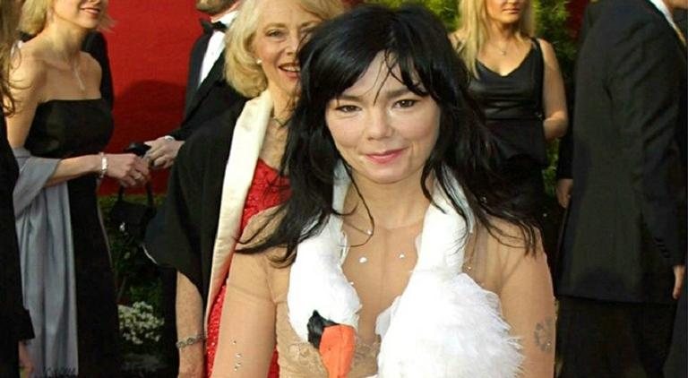Björk escolheu o look mais memorável - Getty Images