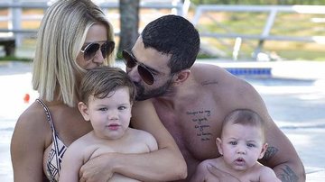 Andressa e Gusttavo com os filhos, Gabriel e Samuel - Reprodução/Instagram
