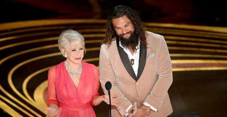 Jason Momoa e Helen Mirren ficaram responsáveis por uma das categorias - Divulgação/Getty Images
