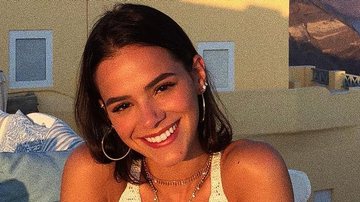 Bruna Marquezine é flagrada tomando sol com Izabel Goulart - Reprodução Instagram