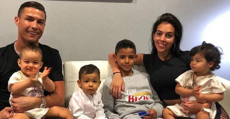Cristiano Ronaldo e família - Reprodução/Instagram