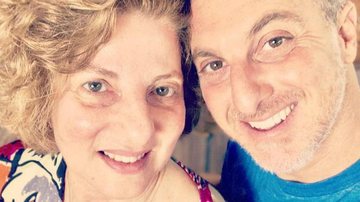 Luciano Huck posa ao lado da mãe, Marta - Reprodução Instagram