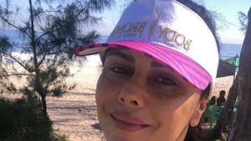 Viviane Araújo apareceu na praia - Reprodução/Instagram