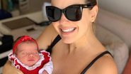 Bebê apareceu com roupinha de frio e esbanjou fofura - Reprodução/Instagram