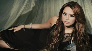 Miley Cyrus desabafa sobre inspiração de 'Scars', música antiga que fala sobre término - Foto/Destaque Can't Be Tamed Photoshot