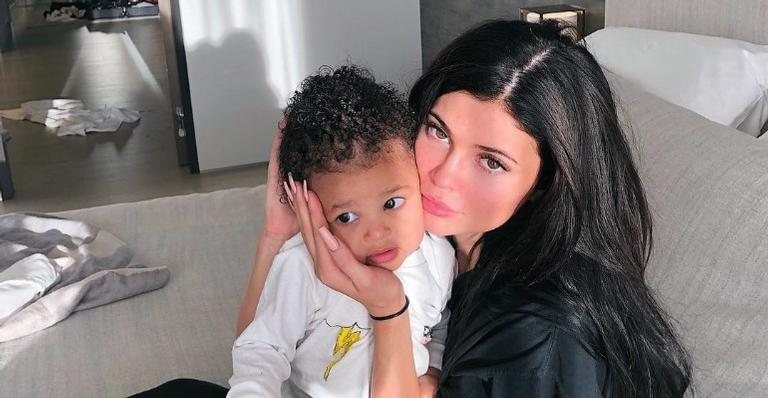 Kylie Jenner leva filha para pequena aventura e surpreende - Foto/Destaque Instagram