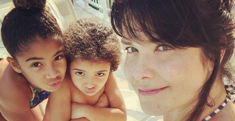 Samara Felippo com as filhas Alícia e Lara - Reprodução/Instagram
