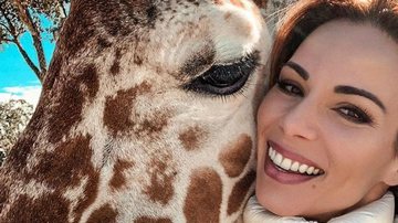 Ana Furtado com girafa - Reprodução/Instagram