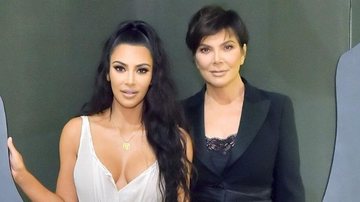 Kim Kardashian e Kris Jenner durante evento de gala, em 2018 - Foto/Destaque Getty Images