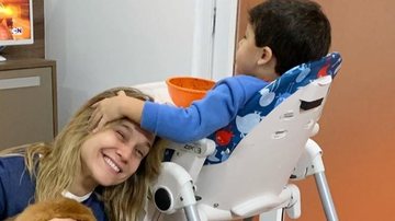Fernanda Gentil em momento único e de amor ao lado do filho, Gabriel - Foto/Instagram