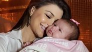 Amanda Françozo leva a filha para conhecer Aparecida - Reprodução/Instagram