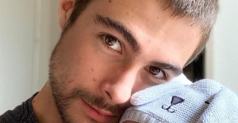 Rafael Vitti surge beijando Clara Maria e encanta fãs: Chama do amor - Reprodução/Instagram