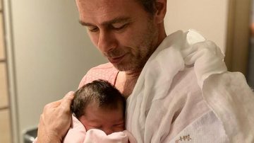 Rafael Vitti compartilhar momento de babação dos pais com Clara Maria - Instagram