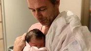 Rafael Vitti compartilhar momento de babação dos pais com Clara Maria - Instagram