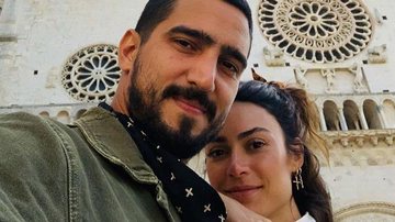 Thaila Ayala faz brincadeira com foto do marido e do pet - Instagram