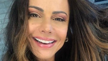 Viviane Araújo ostenta corpo sarado em clique inusitado de biquíni. - Divulgação/Instagram